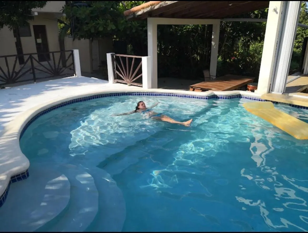 Aqua Studio 6 Negril Aparthotel